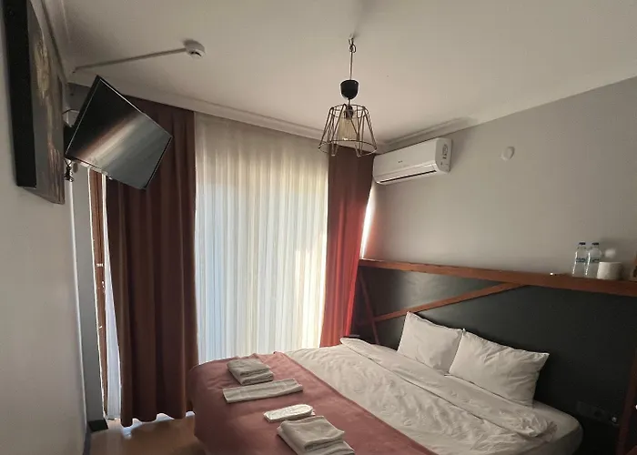 Aterna 2* Δεκελί